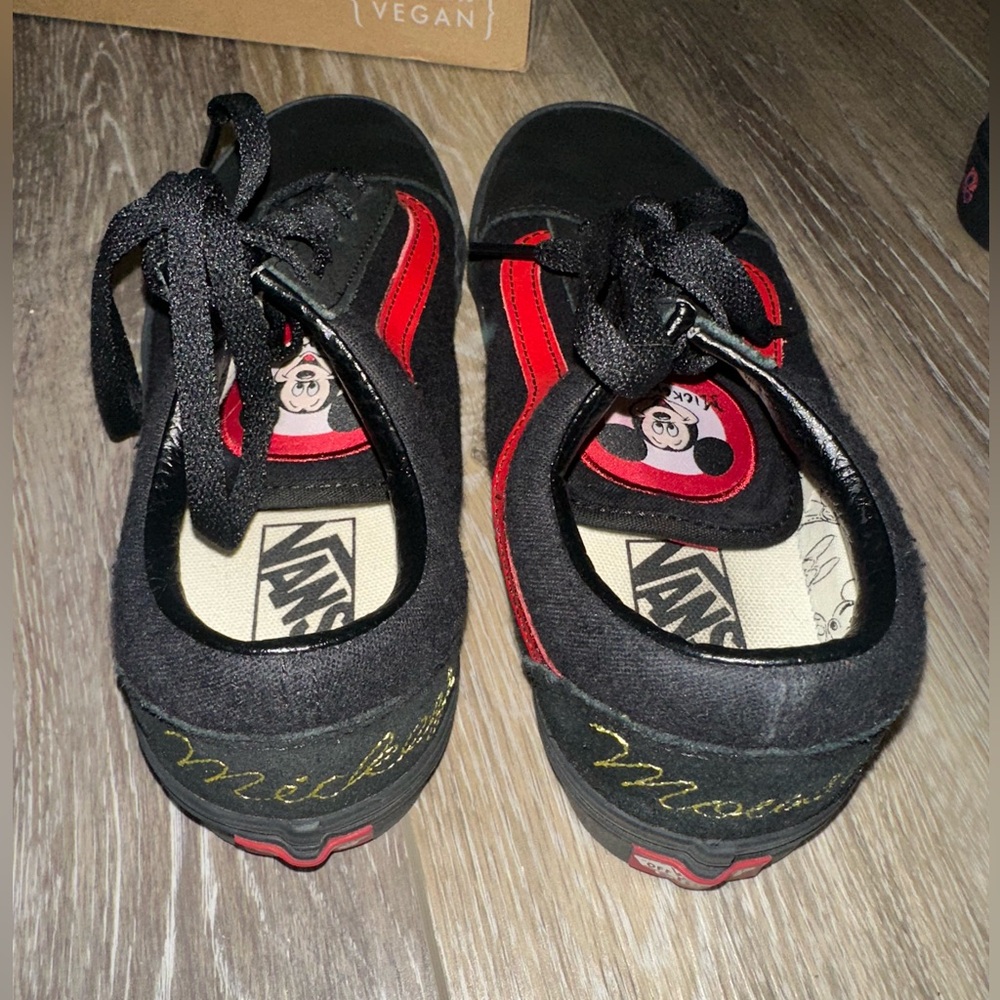 Vans Mickey Mouse Women’s Size 7